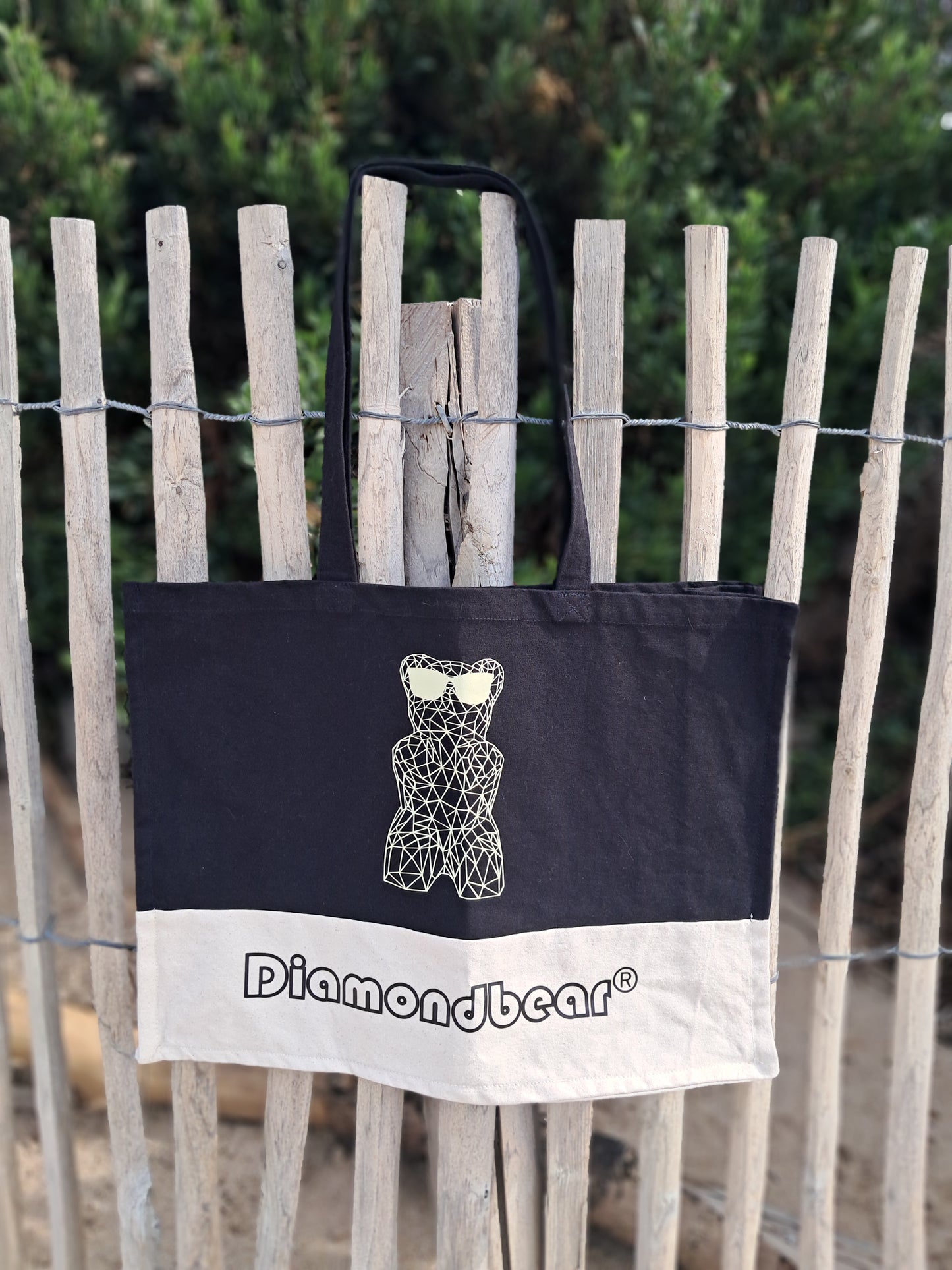 Two-tone tote