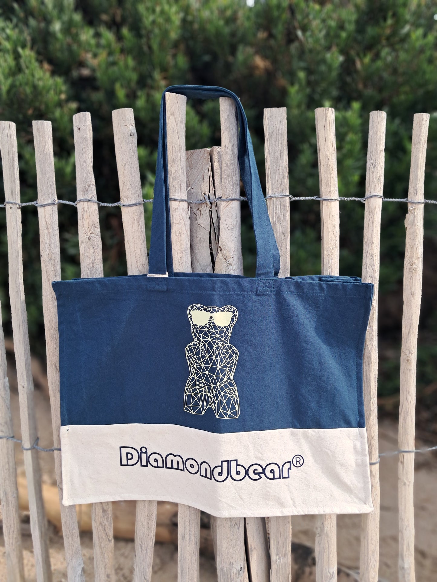 Two-tone tote