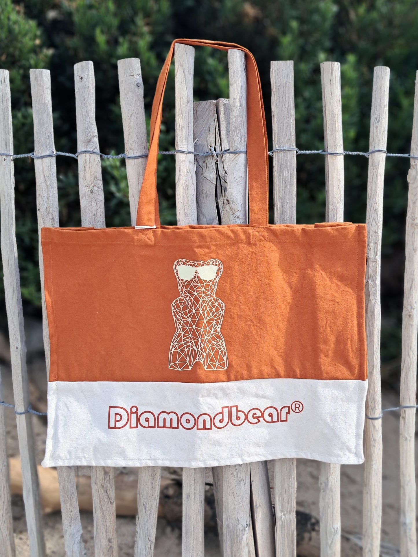 Two-tone tote